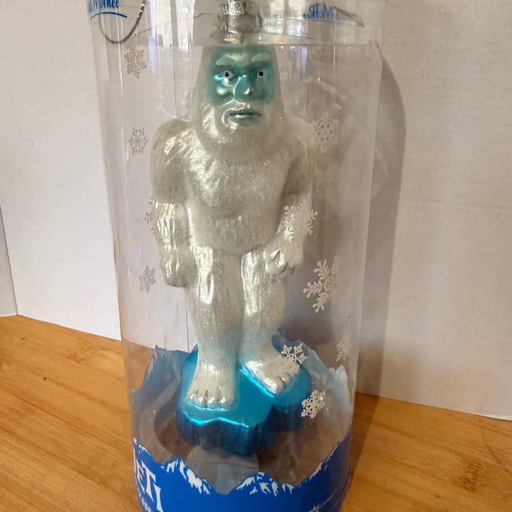 ARCHIE MCPHEE YETI ABOMINABLE SNOWMAN GLASS ORNAMENT NIP